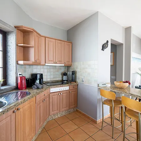 Villa Alysia - *