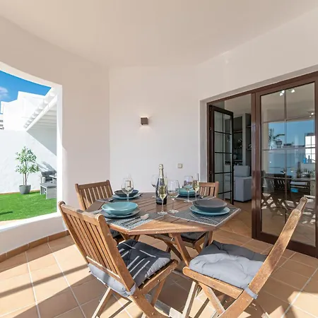 Villa Alysia - *