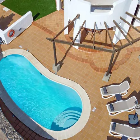 Vila Alysia - *